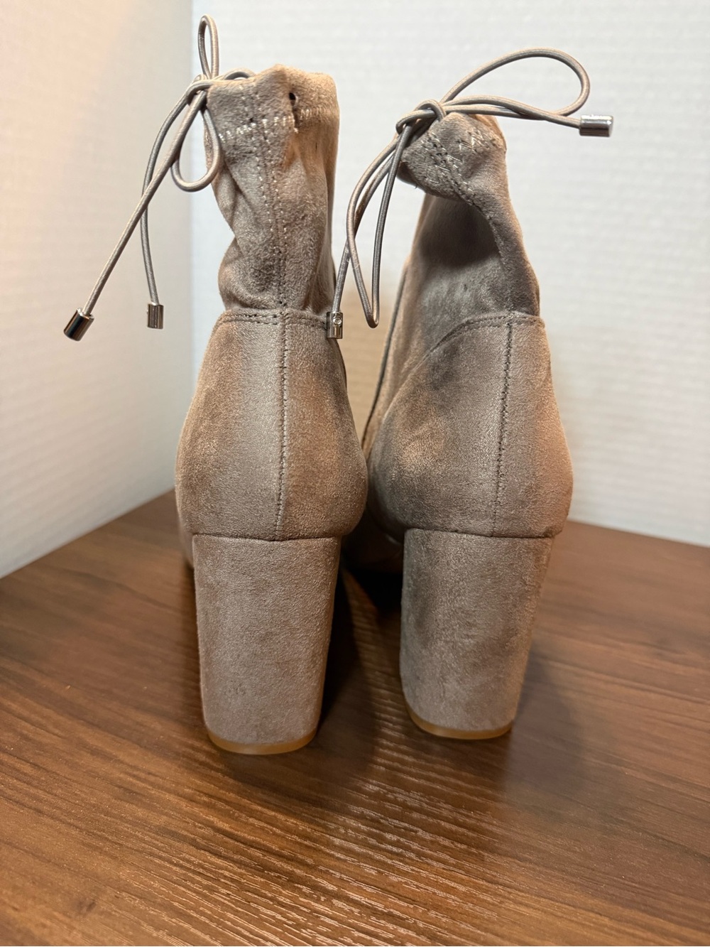 Chinese Laundry Taupe Suede Block Heel Booties Size 8.5 - Picture 3 of 5